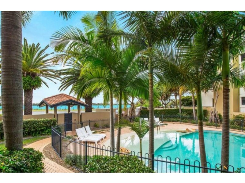 117/392 Marine Parade, Labrador QLD 4215
