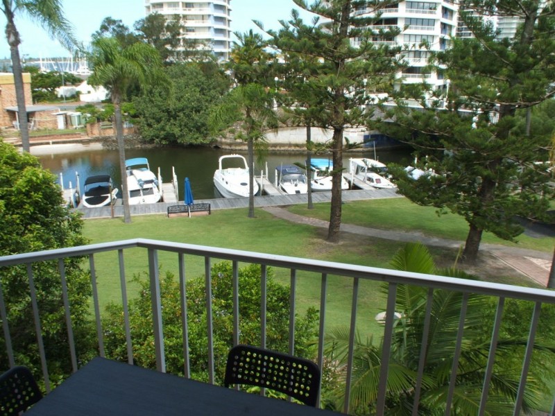 47/37 Bayview Street, Runaway Bay QLD 4216