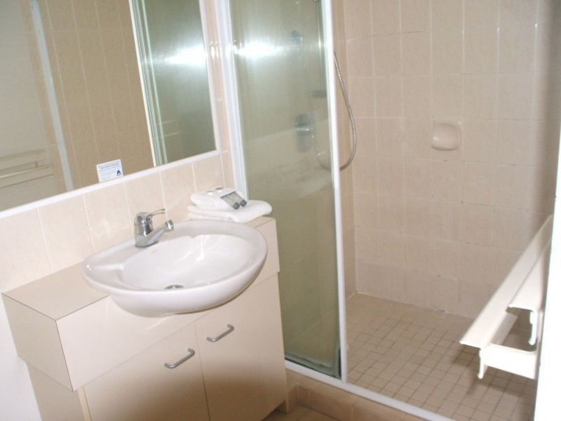 47/37 Bayview Street, Runaway Bay QLD 4216