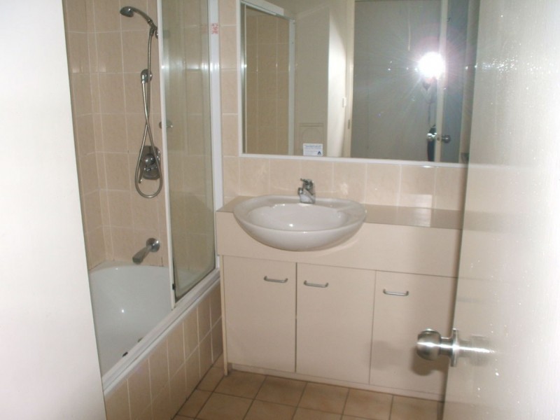 34/37 Bayview Street, Runaway Bay QLD 4216