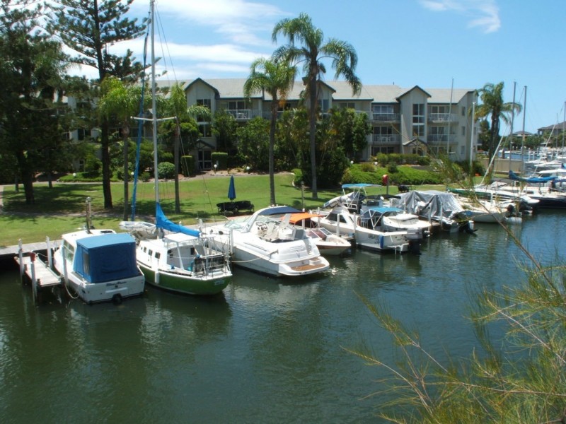 34/37 Bayview Street, Runaway Bay QLD 4216