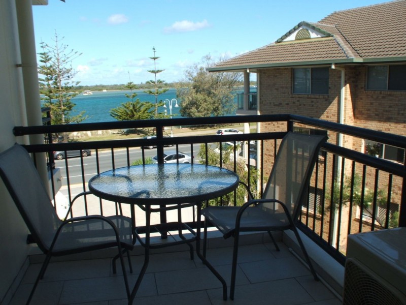 28/452 Marine Parade, Biggera Waters QLD 4216