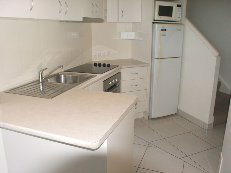 28/452 Marine Parade, Biggera Waters QLD 4216