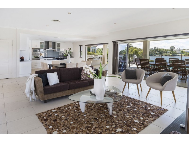 27 North Bank Court, Helensvale QLD 4212