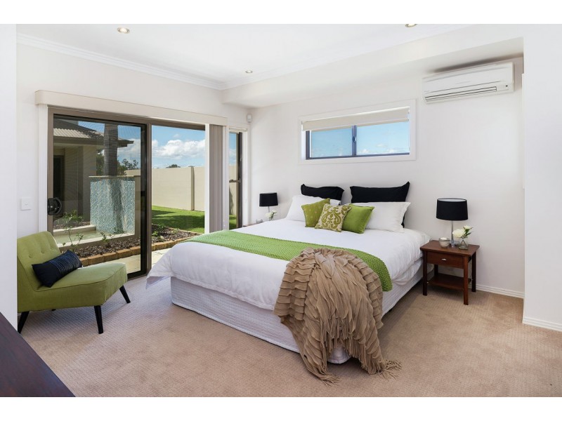 27 North Bank Court, Helensvale QLD 4212