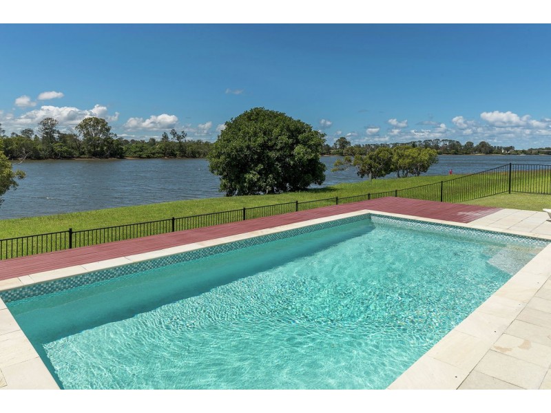 27 North Bank Court, Helensvale QLD 4212