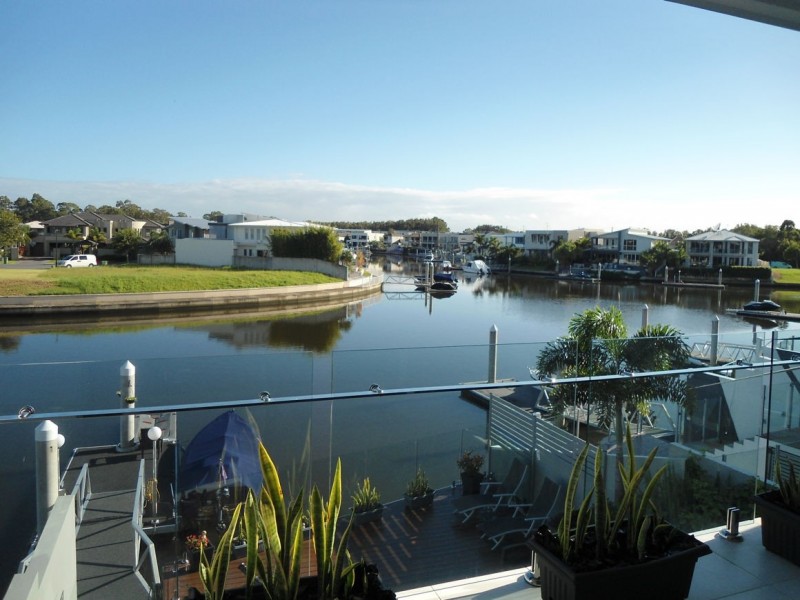 2/14 East Quay Drive, Biggera Waters QLD 4216