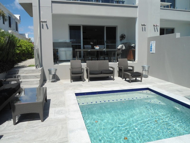2/14 East Quay Drive, Biggera Waters QLD 4216