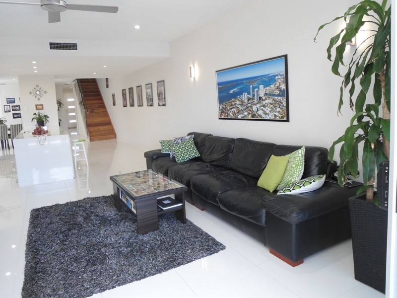 2/14 East Quay Drive, Biggera Waters QLD 4216