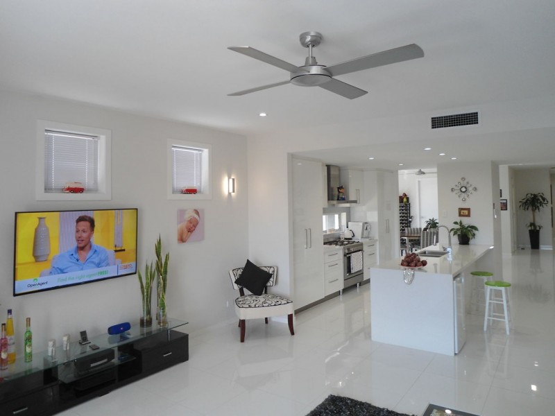 2/14 East Quay Drive, Biggera Waters QLD 4216