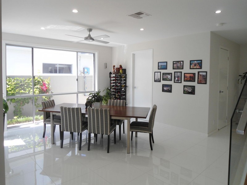 2/14 East Quay Drive, Biggera Waters QLD 4216