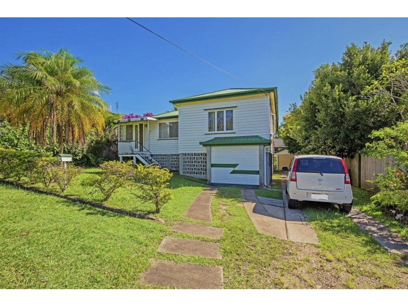 27 Mole Avenue, Southport QLD 4215