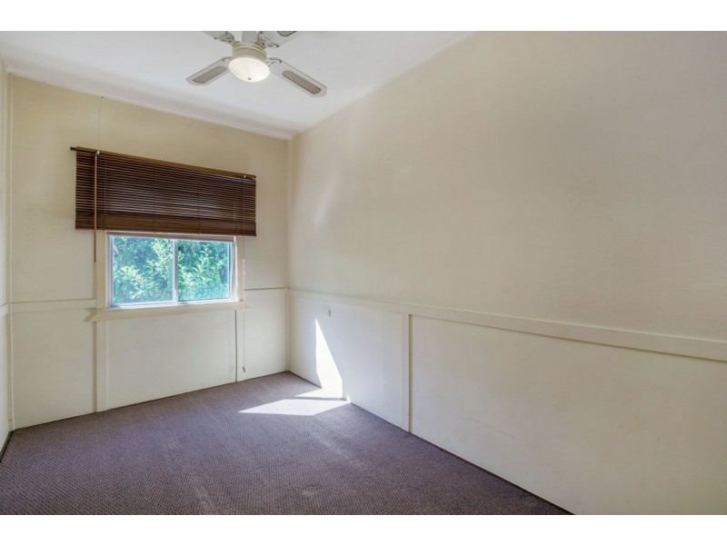 27 Mole Avenue, Southport QLD 4215