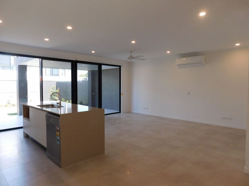 83 Florabella Drive, Robina QLD 4226