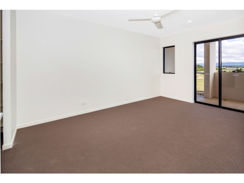 202/35 Halcyon Way, Hope Island QLD 4212