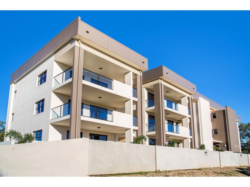 202/35 Halcyon Way, Hope Island QLD 4212
