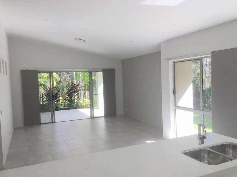 16 Paluma Crescent, Pimpama QLD 4209