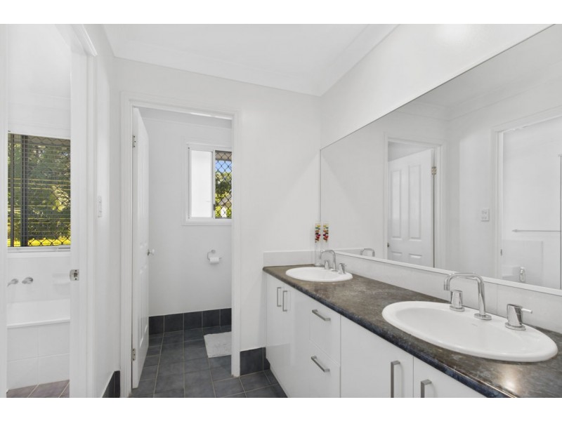 39 Clarence Drive, Helensvale QLD 4212