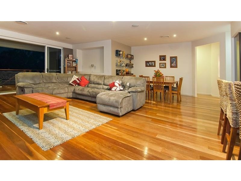 33 Yarabah Cres, Shailer Park QLD 4128