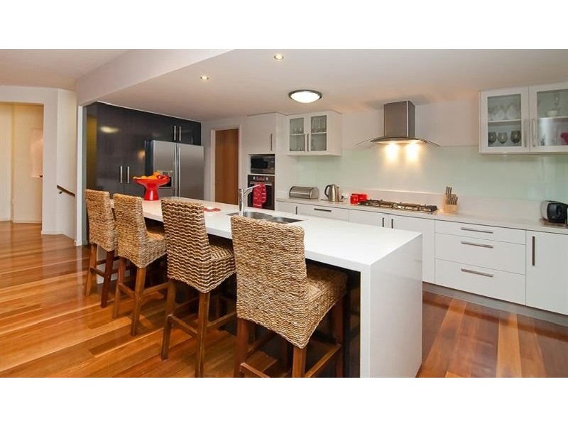 33 Yarabah Cres, Shailer Park QLD 4128