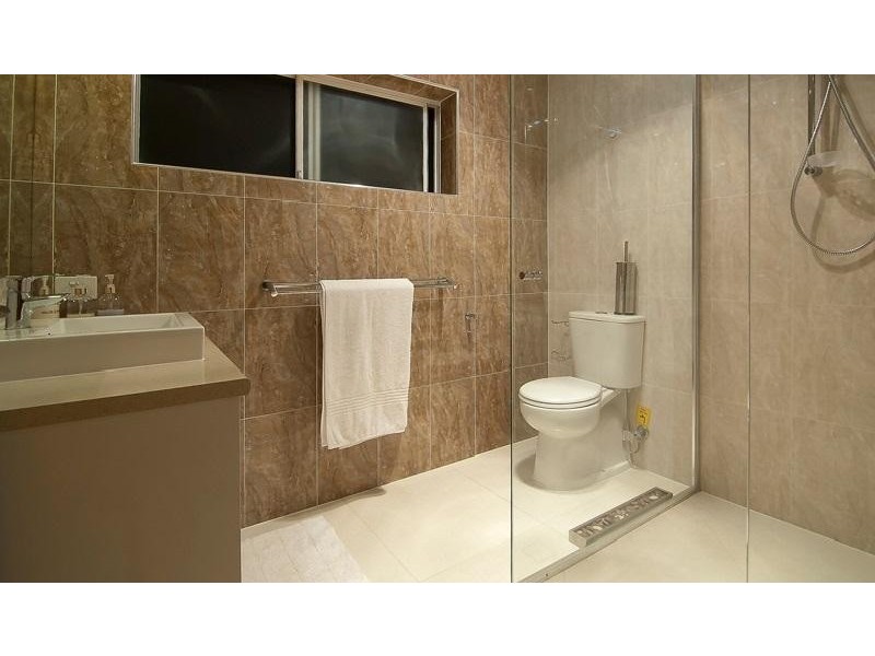 33 Yarabah Cres, Shailer Park QLD 4128