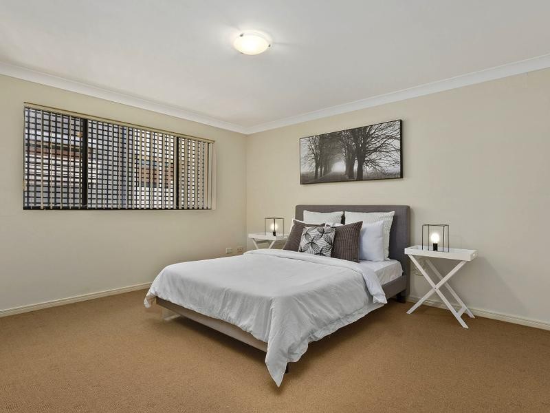 12/2-4 Henry Street, Redcliffe QLD 4020