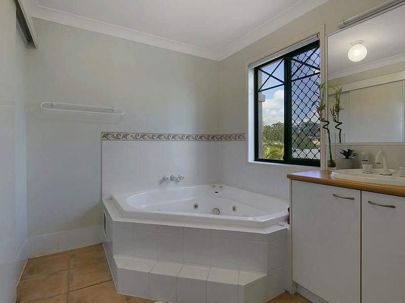 10 Bening Pl, Mcdowall QLD 4053