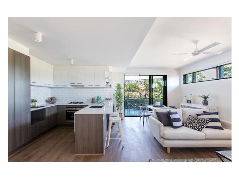 21 Curtis Street, Norman Park QLD 4170