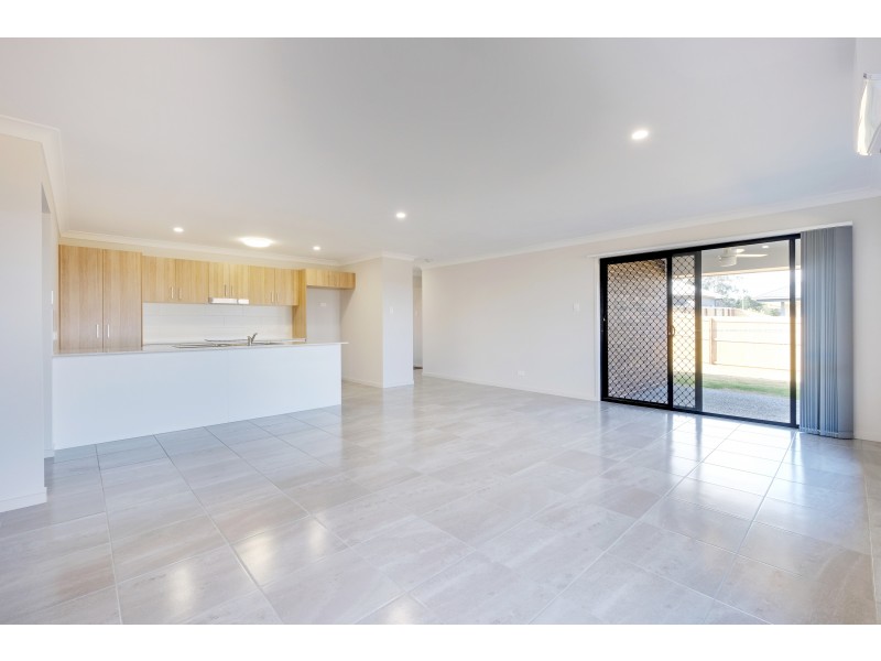 10 Alexander Street, Walloon QLD 4306