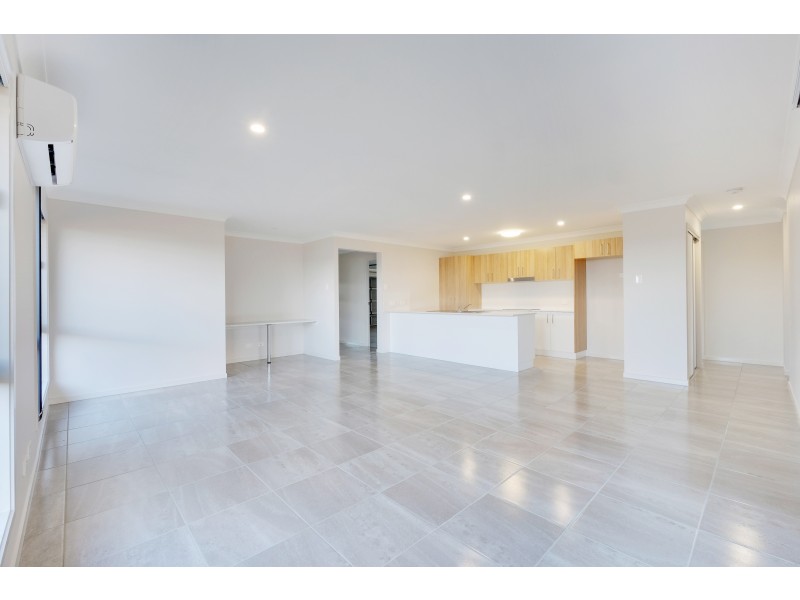 10 Alexander Street, Walloon QLD 4306