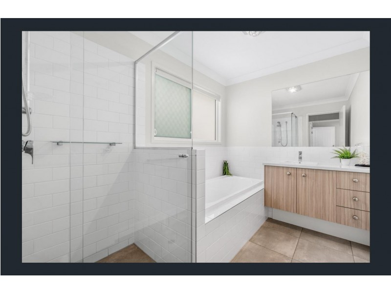 17 Sunflower Street, Wynnum QLD 4178