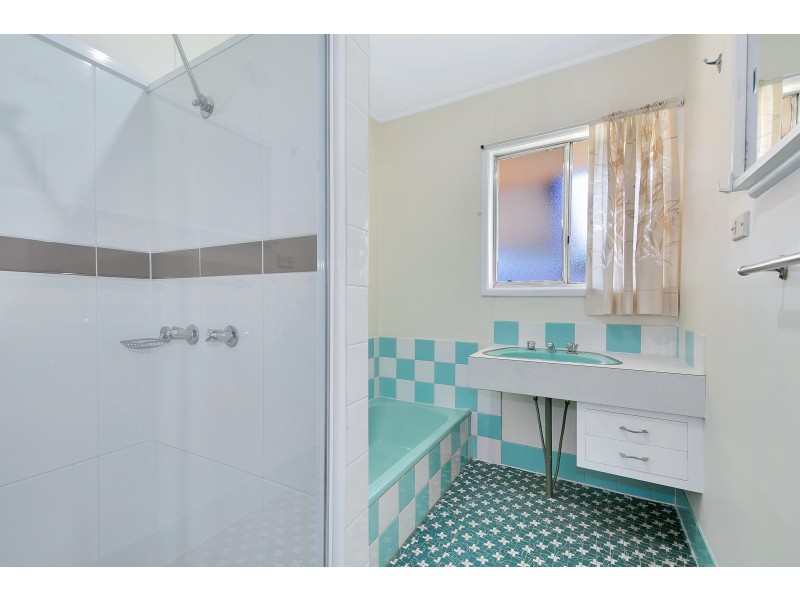 9 Pacific Street, Chermside West QLD 4032