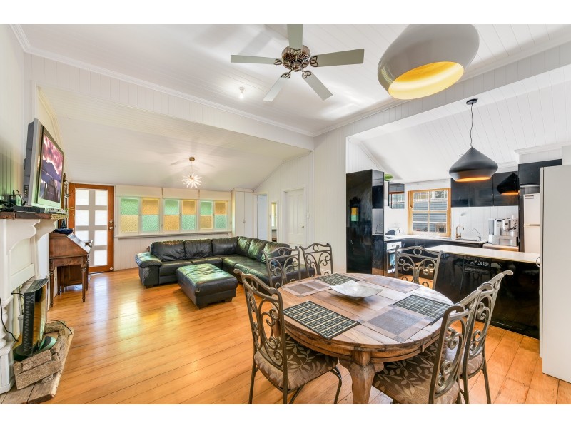 160 Kitchener Road, Hendra QLD 4011