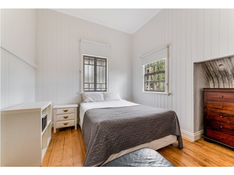 160 Kitchener Road, Hendra QLD 4011