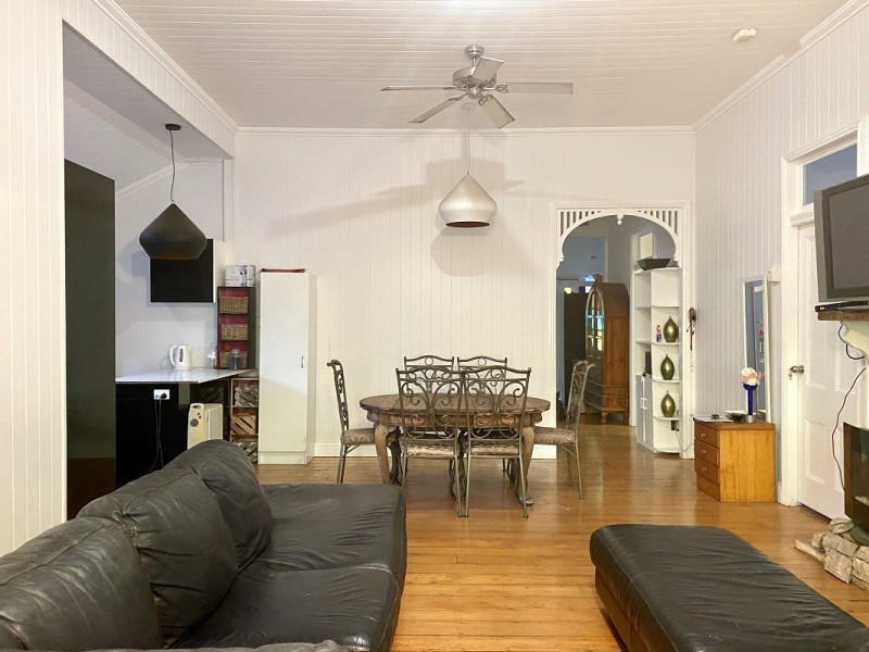 160 Kitchener Road, Hendra QLD 4011