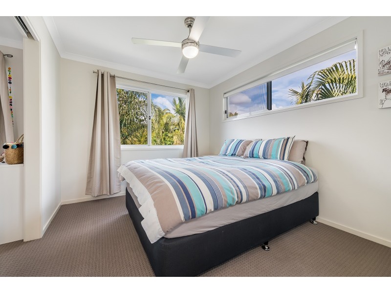 6 Ashford Street, Shorncliffe QLD 4017