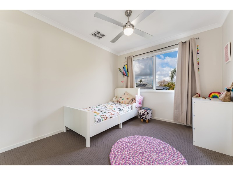 6 Ashford Street, Shorncliffe QLD 4017