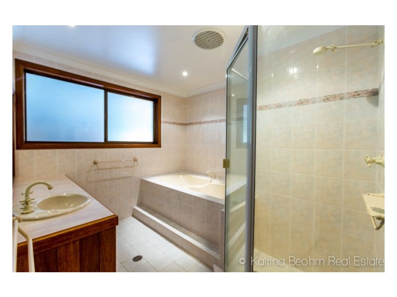 9 Craiglea Court, Modanville NSW 2480