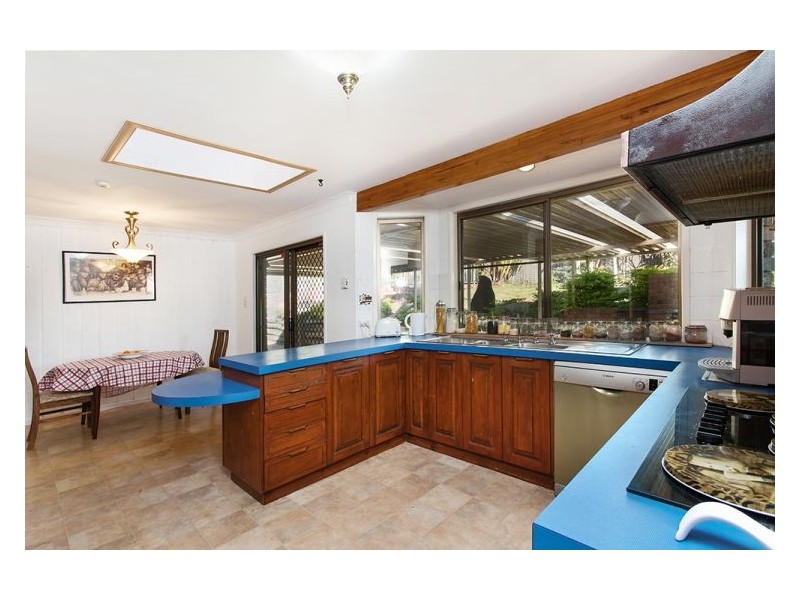 15 Highview Crescent, Modanville NSW 2480