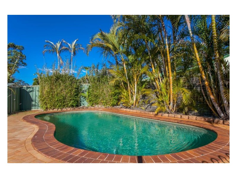 15 Highview Crescent, Modanville NSW 2480