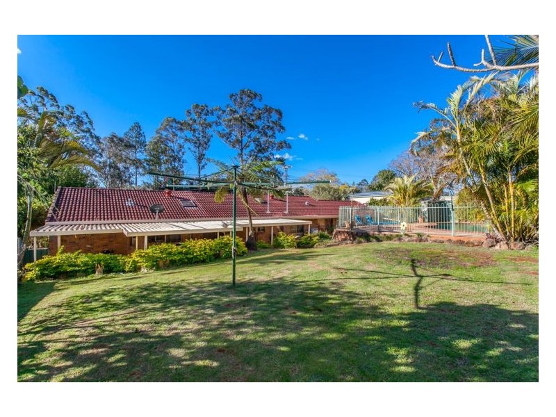 15 Highview Crescent, Modanville NSW 2480