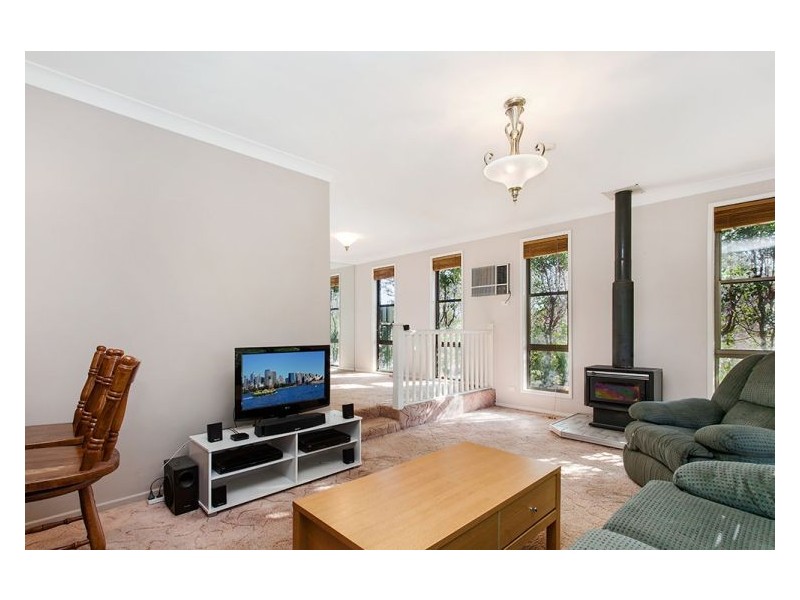 15 Highview Crescent, Modanville NSW 2480