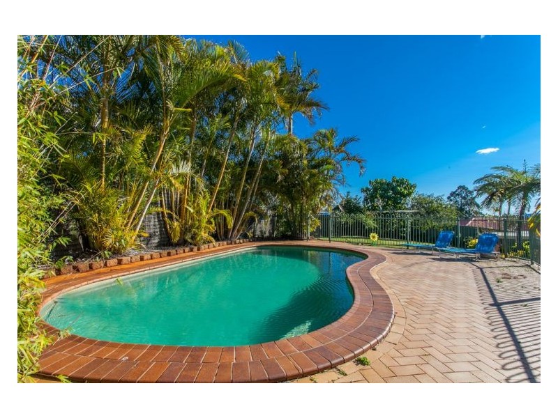 15 Highview Crescent, Modanville NSW 2480