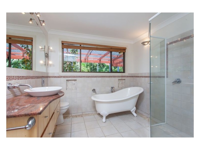 18 Beaumont Drive, East Lismore NSW 2480