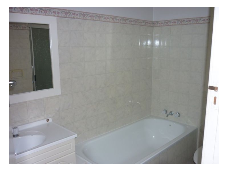 5 James Street, Geneva NSW 2474