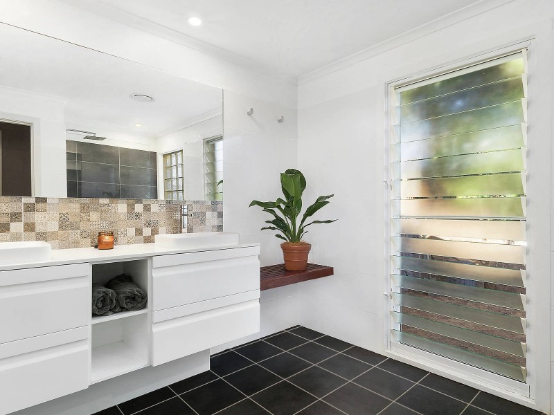 8 Victor Place, Lennox Head NSW 2478