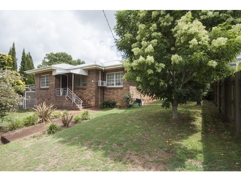 21 Gentle Street, North Toowoomba QLD 4350