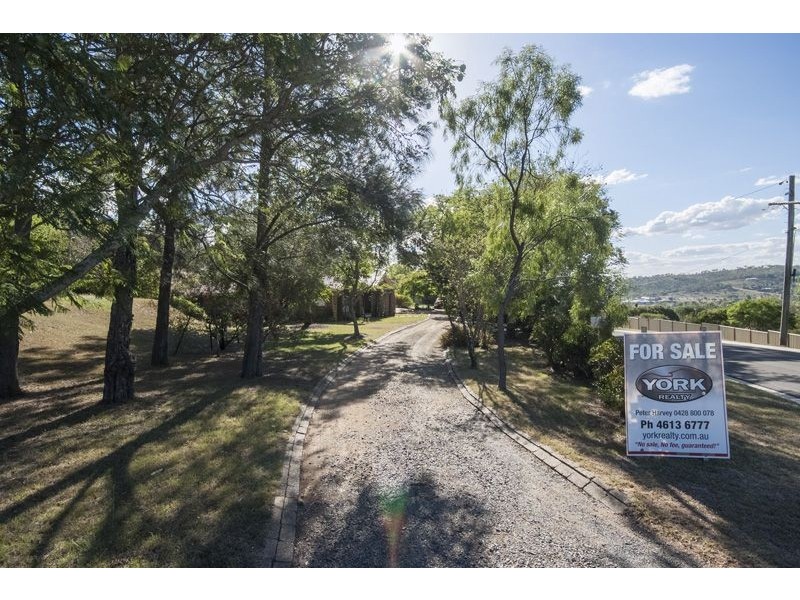 16 Kookaburra Ct, Glenvale QLD 4350