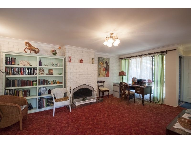 16 Kookaburra Ct, Glenvale QLD 4350