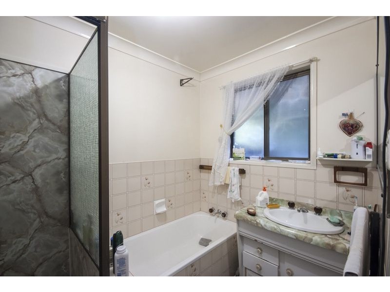 16 Kookaburra Ct, Glenvale QLD 4350